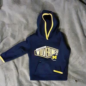 2 T Michigan Wolverines sweatshirt